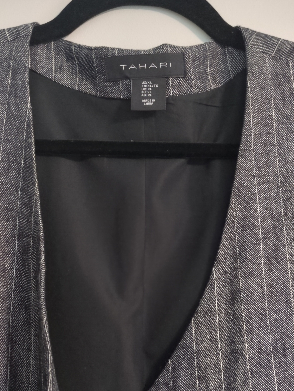 Tahari Gray Pinstripe Long Linen Blend Vest Sleeveless Blazer Coat Sz XL - Picture 4 of 6